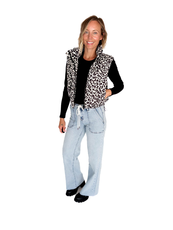 Blackcomb Vest- BLACK LEOPARD-FINAL SALE