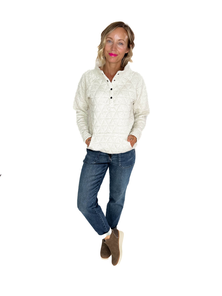 MICHELLE MAE Georgia Quilted Snap Button Pullover- OATMEAL