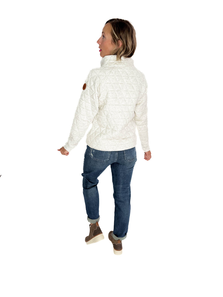 MICHELLE MAE Georgia Quilted Snap Button Pullover- OATMEAL