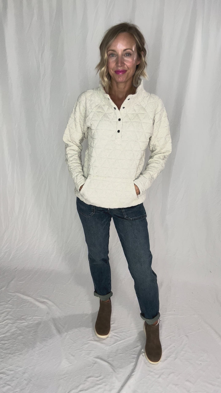 MICHELLE MAE Georgia Quilted Snap Button Pullover- OATMEAL