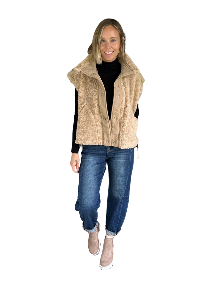 Toasty Sherpa Vest- BEIGE