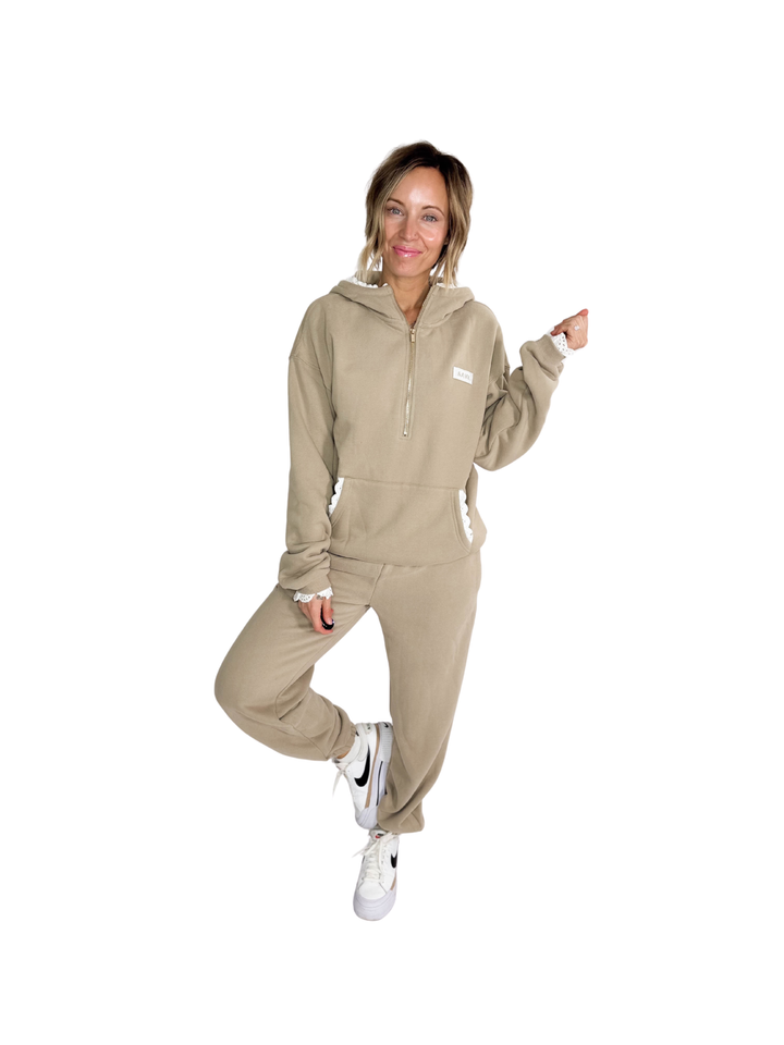 AMPERSAND AVENUE Comfort Zone Joggers- MOCHA LACE