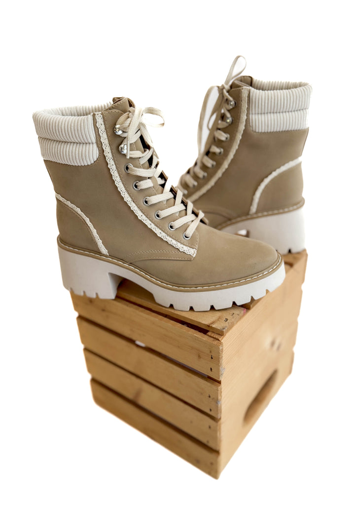 Nakoma Lug Heel Boot- LIGHT TAUPE