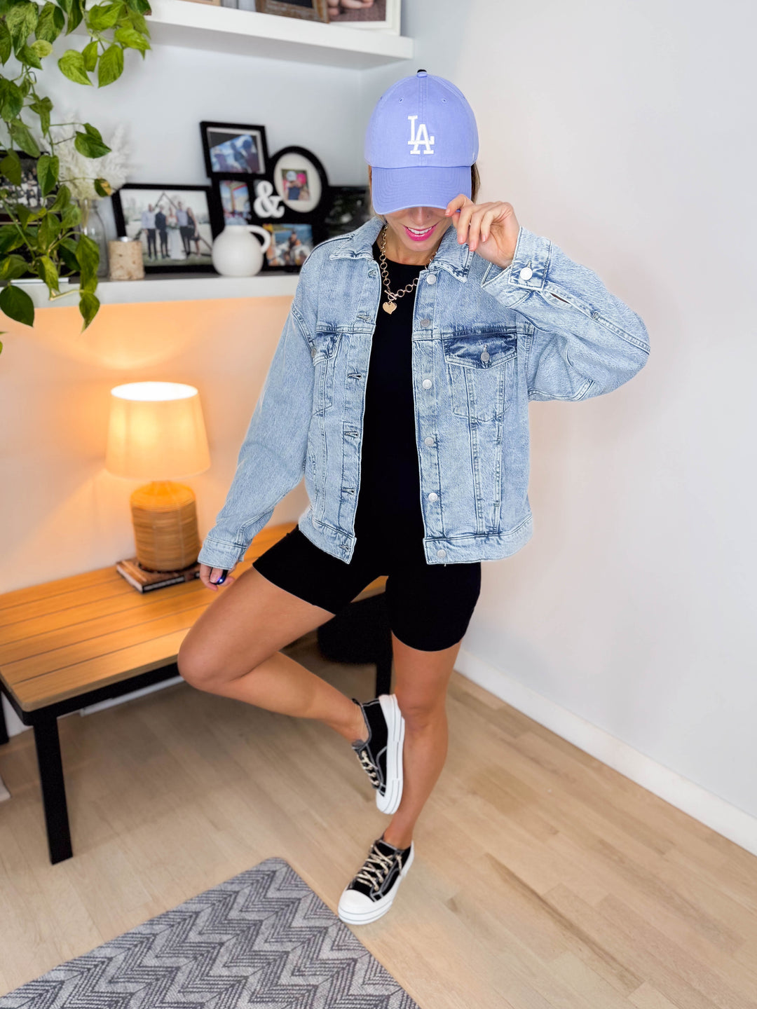 VERO MODA Tessa Oversized Denim Jacket- LIGHT WASH