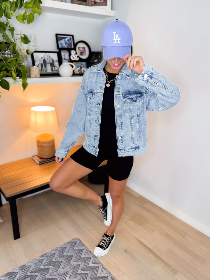 VERO MODA Tessa Oversized Denim Jacket- LIGHT WASH