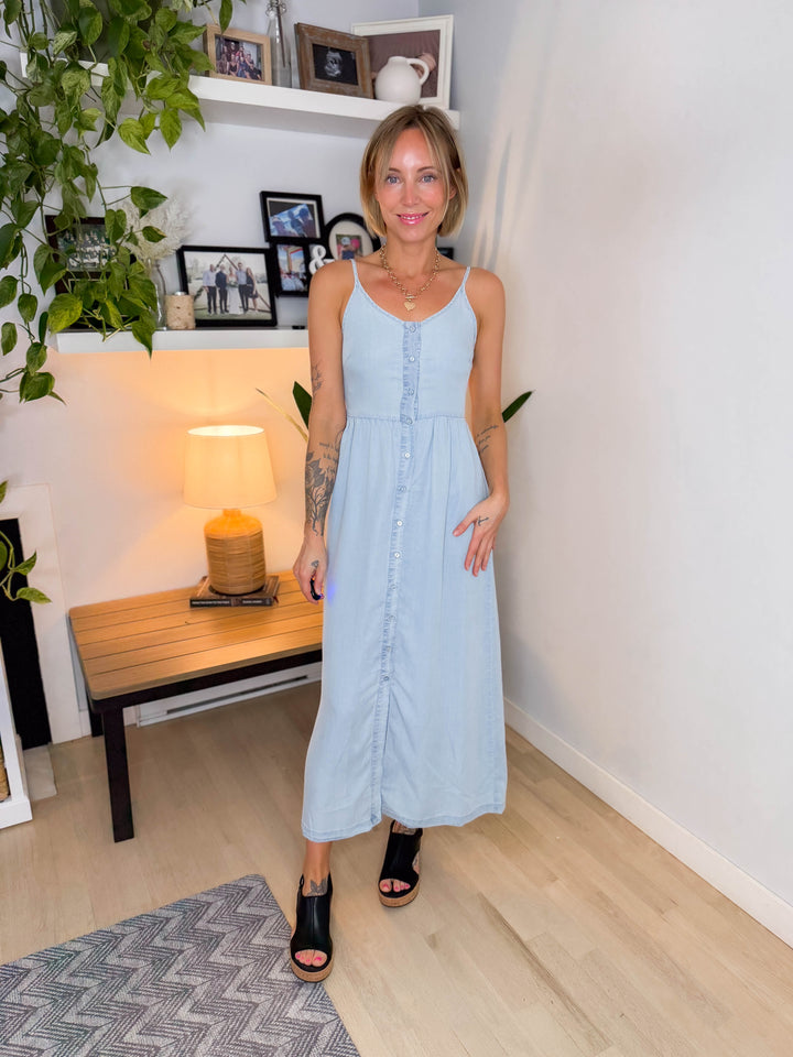 ONLY Charis Woven Dress- LIGHT BLUE DENIM