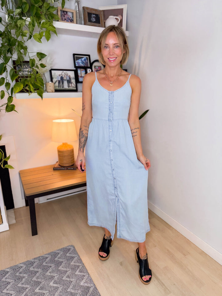 ONLY Charis Woven Dress- LIGHT BLUE DENIM