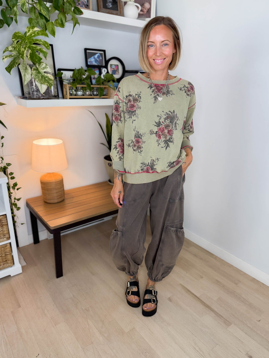 Nutmeg Floral Pullover- GREEN OLIVE
