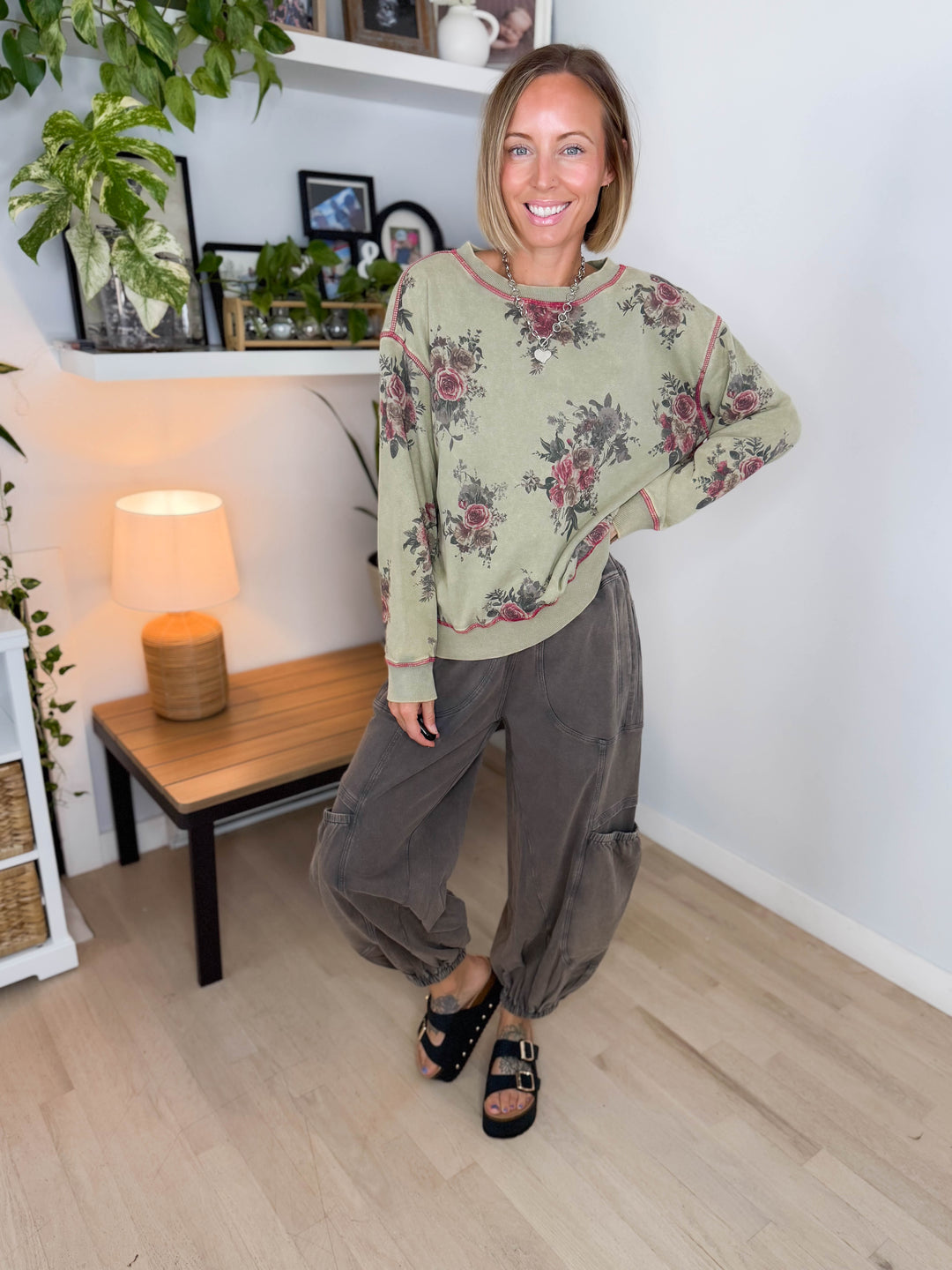 Nutmeg Floral Pullover- GREEN OLIVE