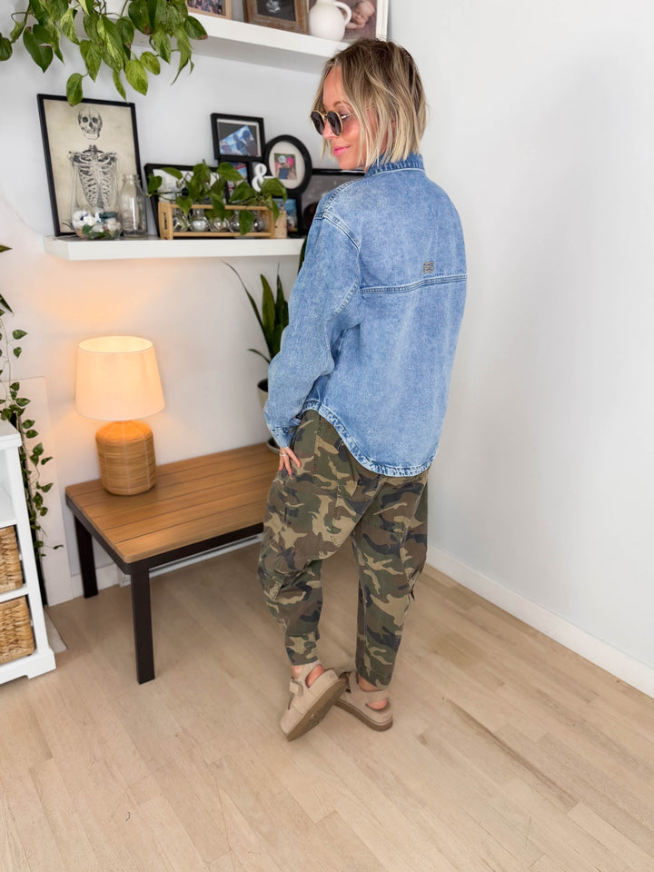 NOISY MAY Alva Denim Shacket- LIGHT WASH