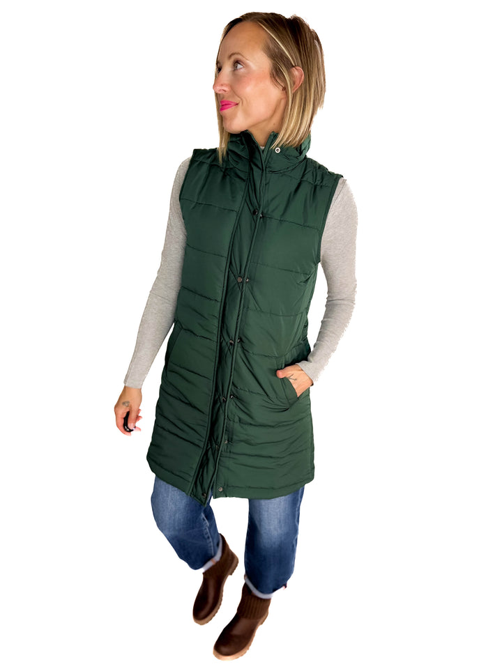 MICHELLE MAE Harlow Cling-Free Longline Vest- HUNTER GREEN