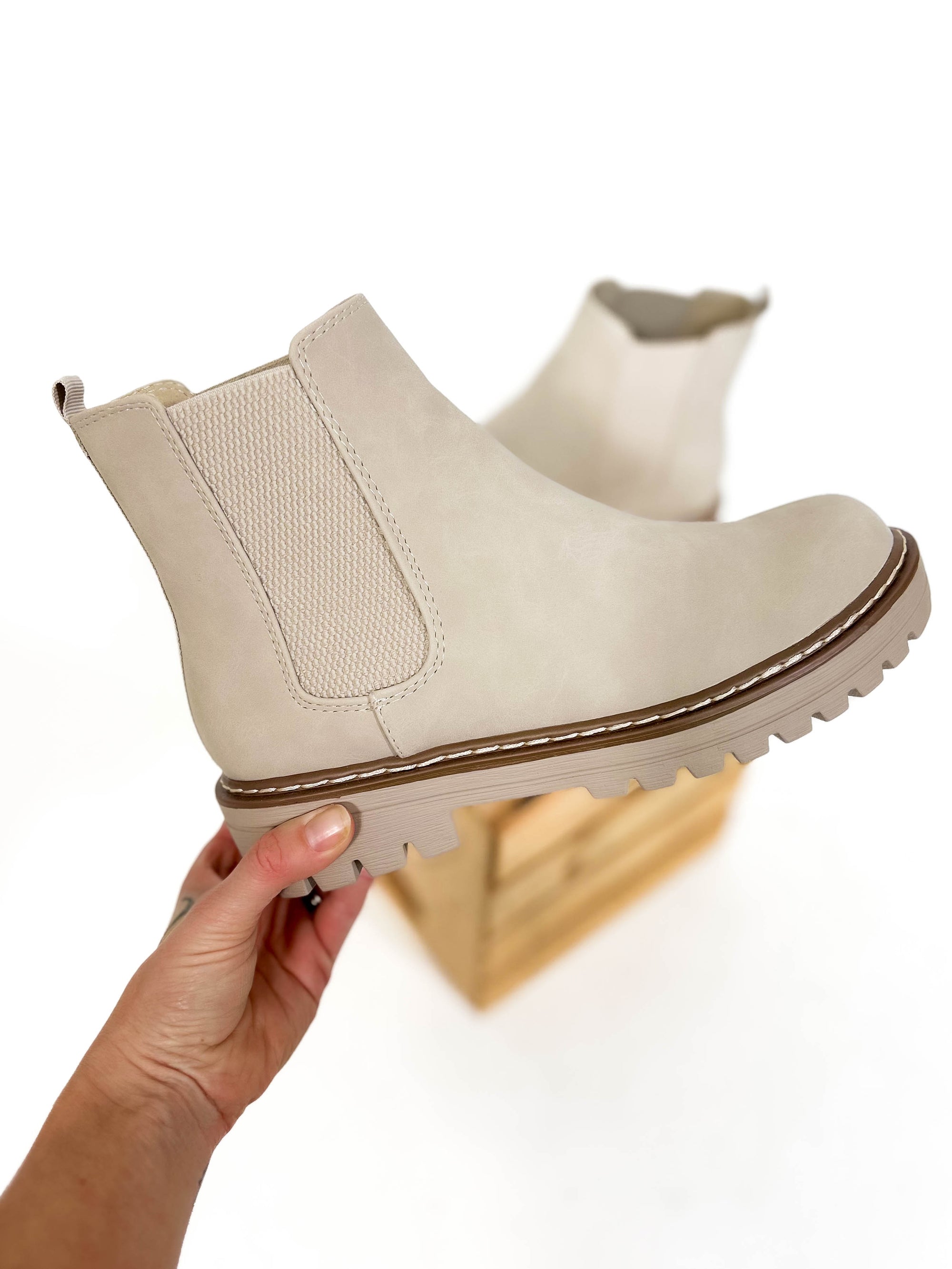 Glacier Chelsea Boot- SAND BEIEGE- FINAL SALE *8*