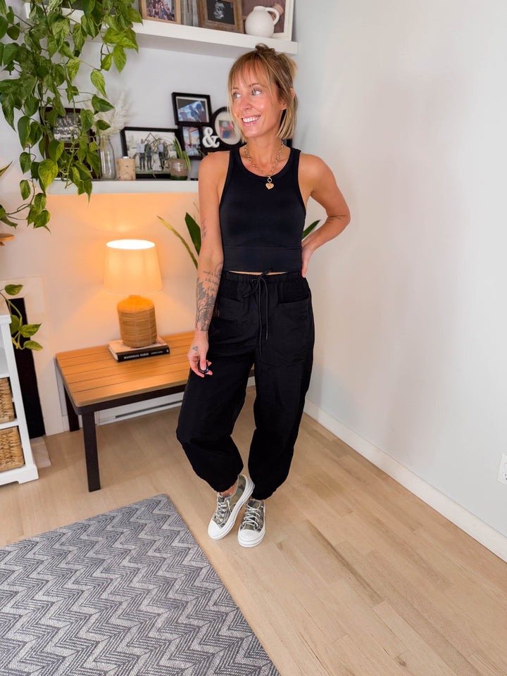 Leslie Barrel Windbreaker Jogger BLACK