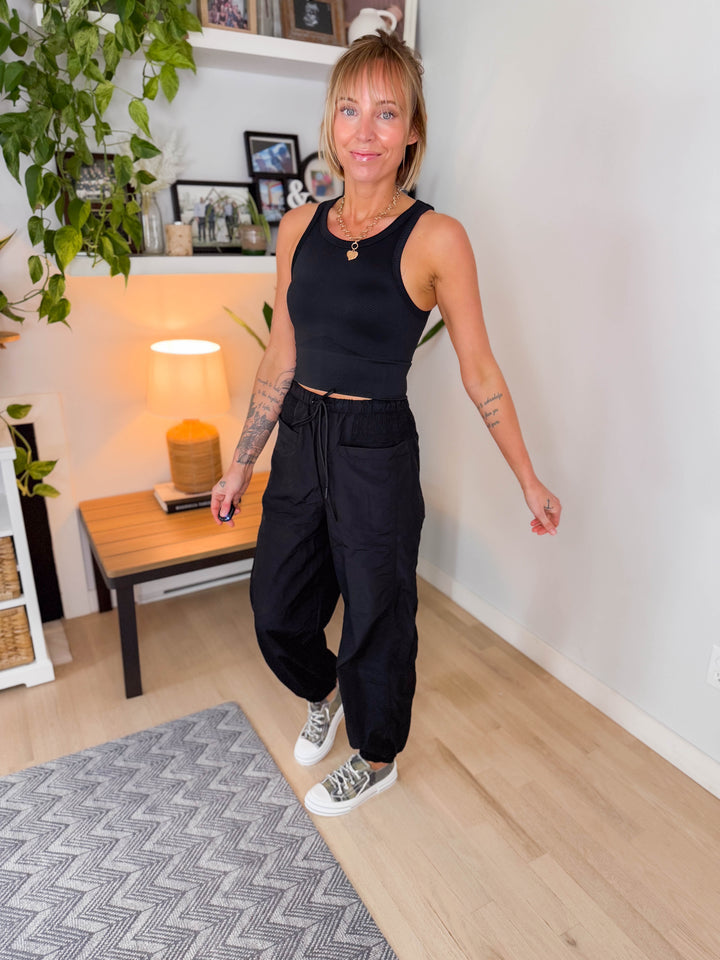 Leslie Barrel Windbreaker Jogger BLACK