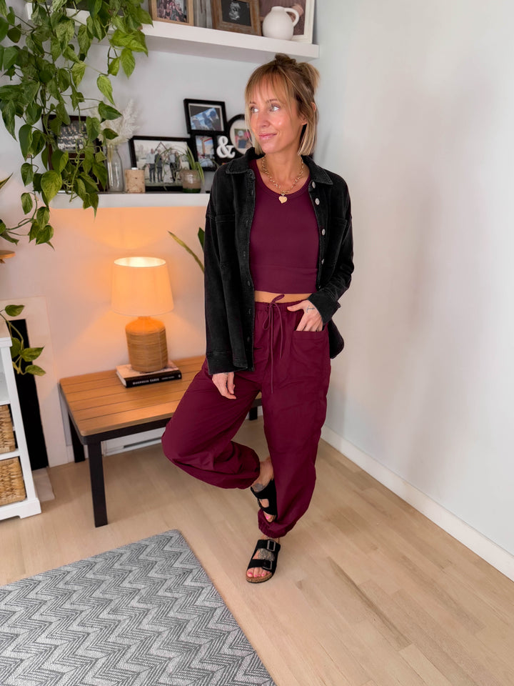 Leslie Barrel Windbreaker Jogger- MAROON FIG