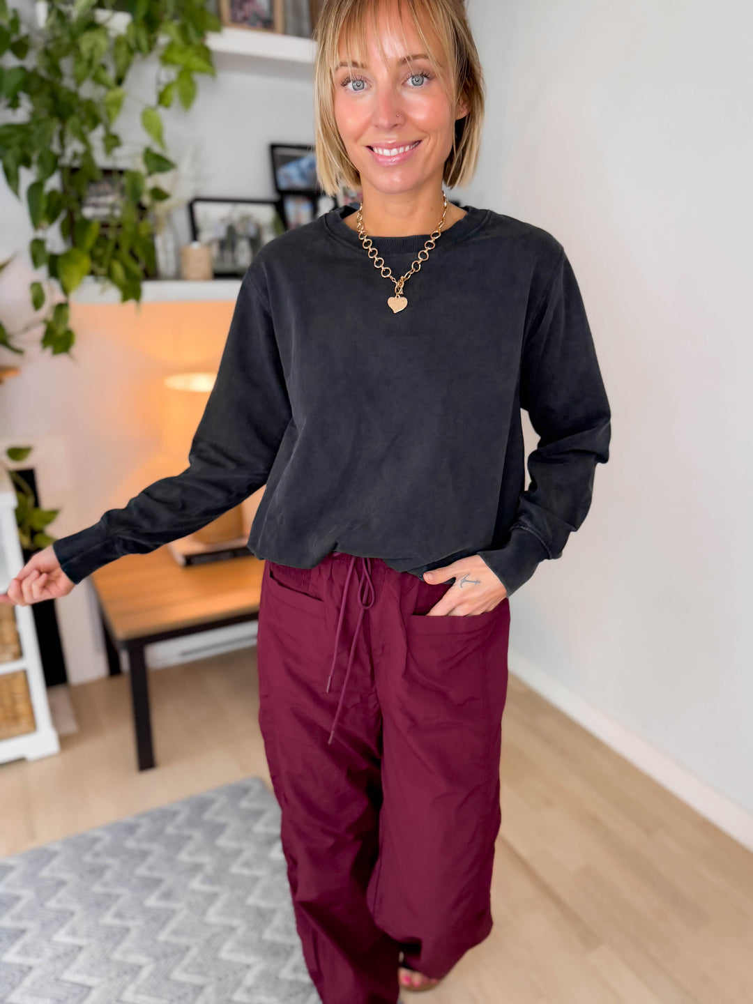 Mono B Quinn Mineral Cloud Bubble Hem Pullover- BLACK