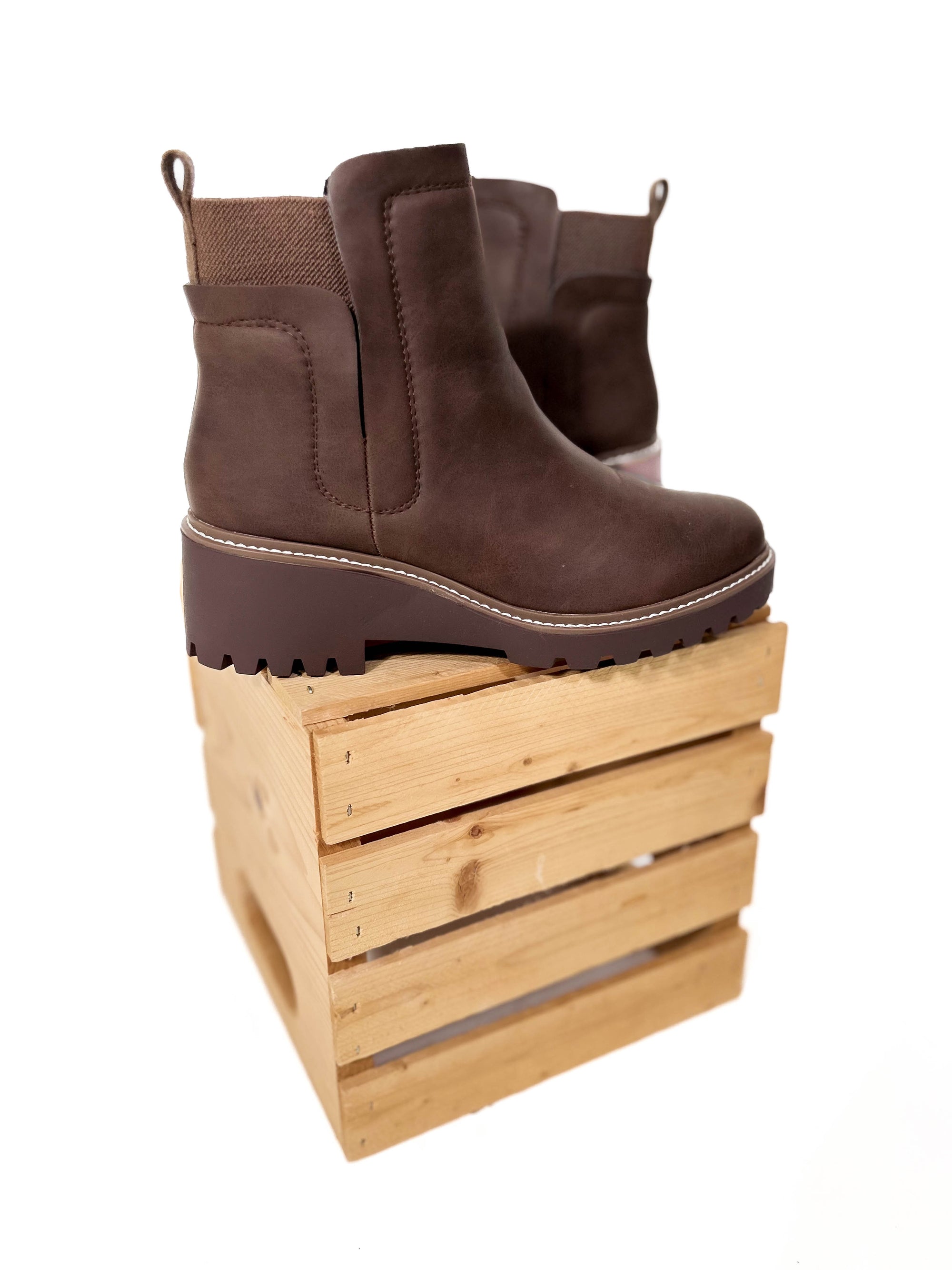 Celeste Lug Boot-BROWN