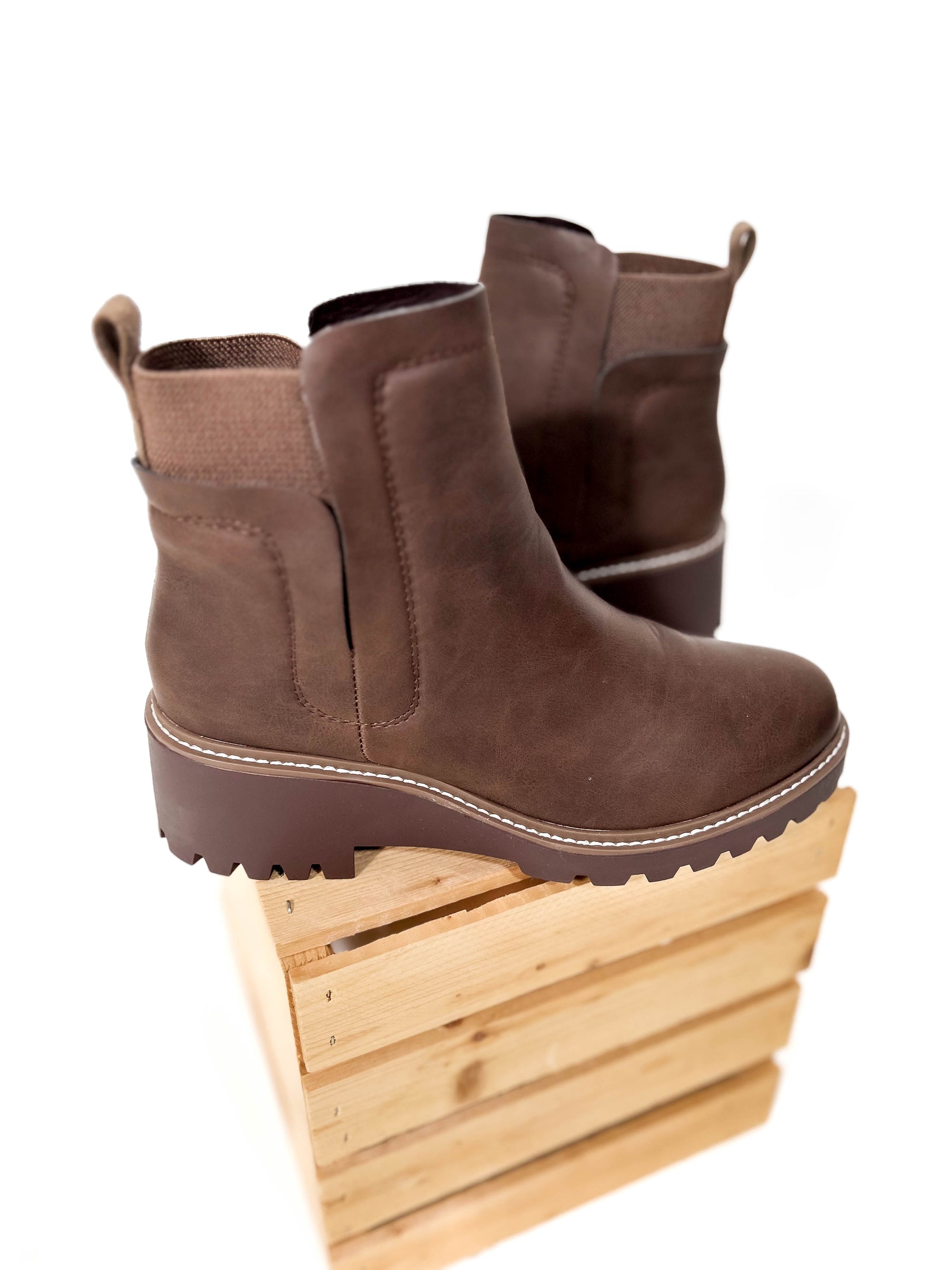 Celeste Lug Boot-BROWN