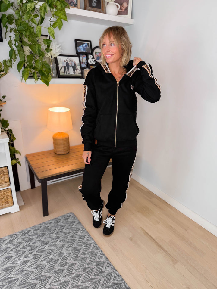 AMPERSAND AVE Comfort Zone Full Zip- FEARLESS