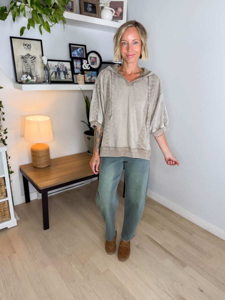 Mapleton Lace Eyelet 1/2 Sleeve Pullover- MOCHA
