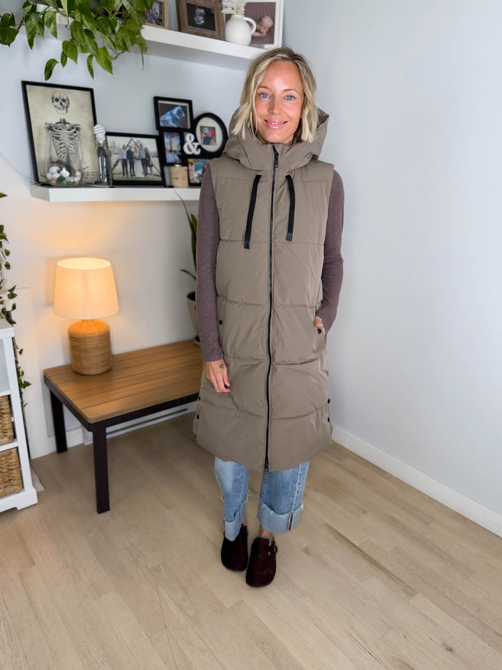 ONLY Blair Long Hooded Puffer Vest- WALNUT