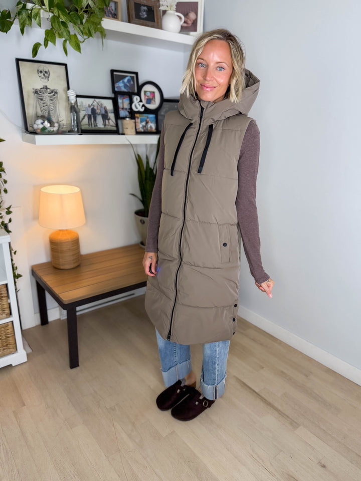 ONLY Blair Long Hooded Puffer Vest- WALNUT