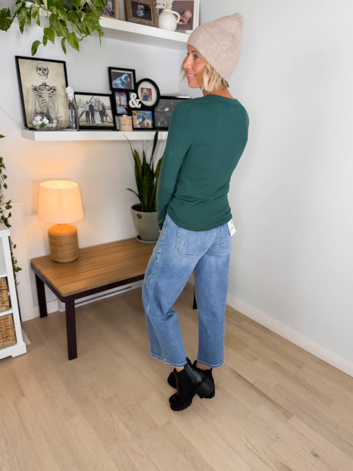 Tansy Basic Crewneck Longsleeve Knit Top- FOREST GREEN
