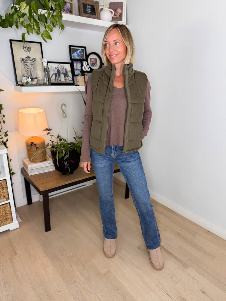 Peyton Corduory Vest- DARK OLIVE