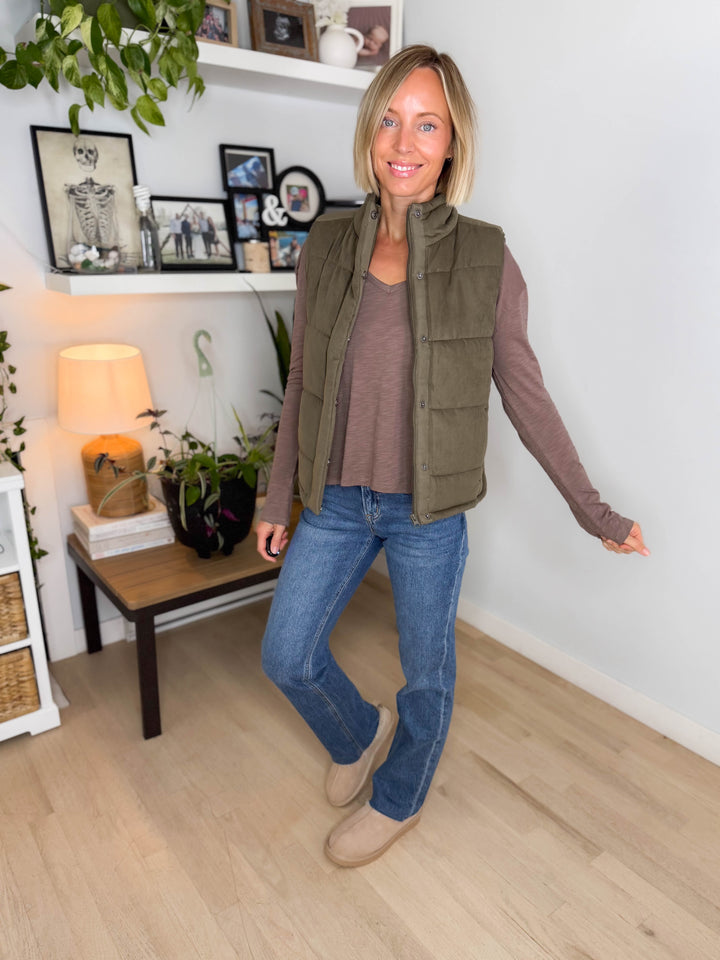 Peyton Corduory Vest- DARK OLIVE
