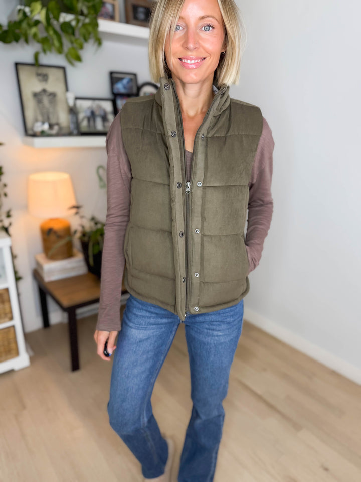 Peyton Corduory Vest- DARK OLIVE
