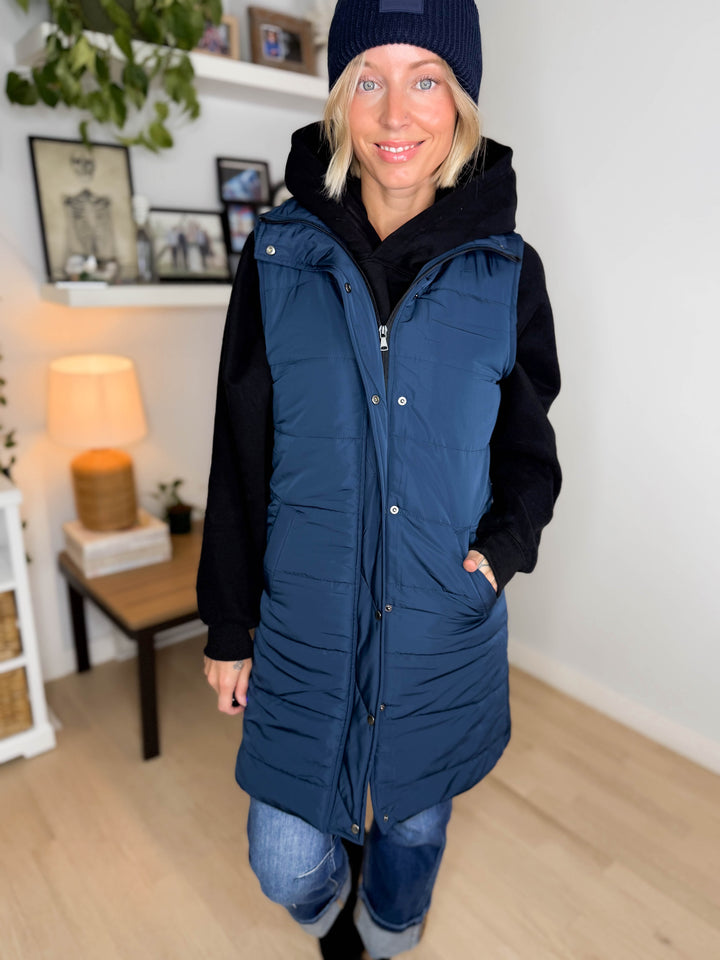 MICHELLE MAE Harlow Cling-Free Longline Vest- NAVY