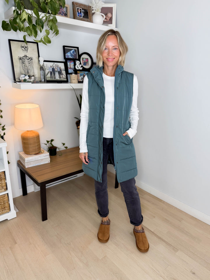 MICHELLE MAE Harlow Cling-Free Longline Vest- TEAL