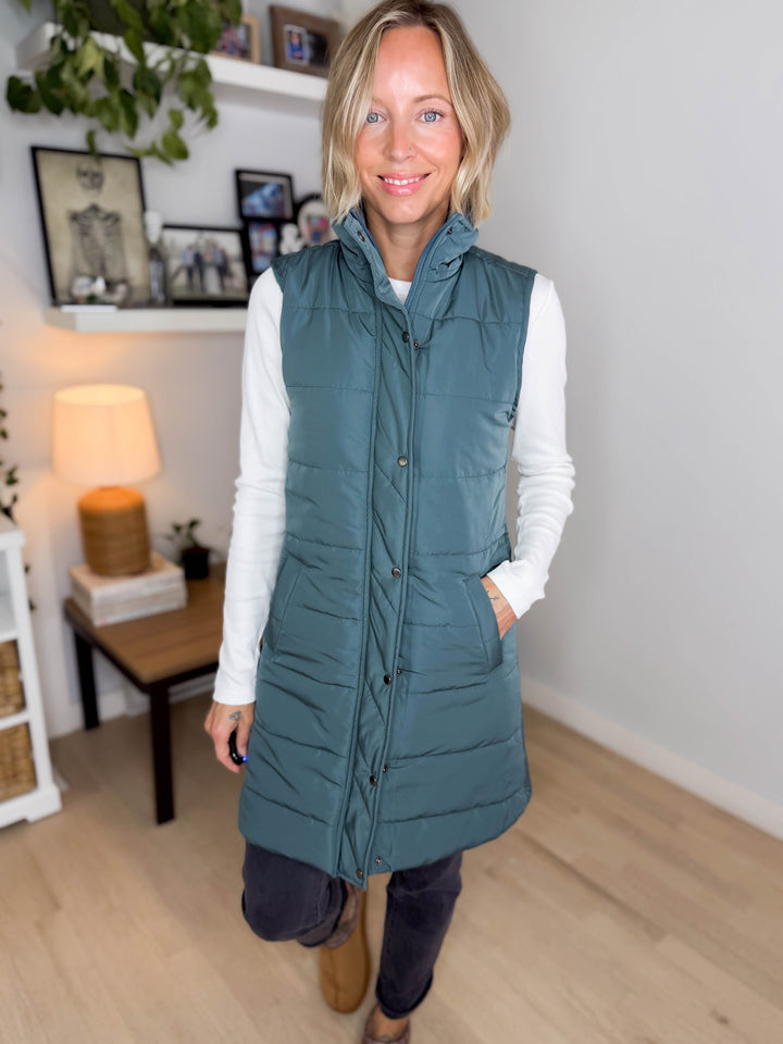 MICHELLE MAE Harlow Cling-Free Longline Vest- TEAL