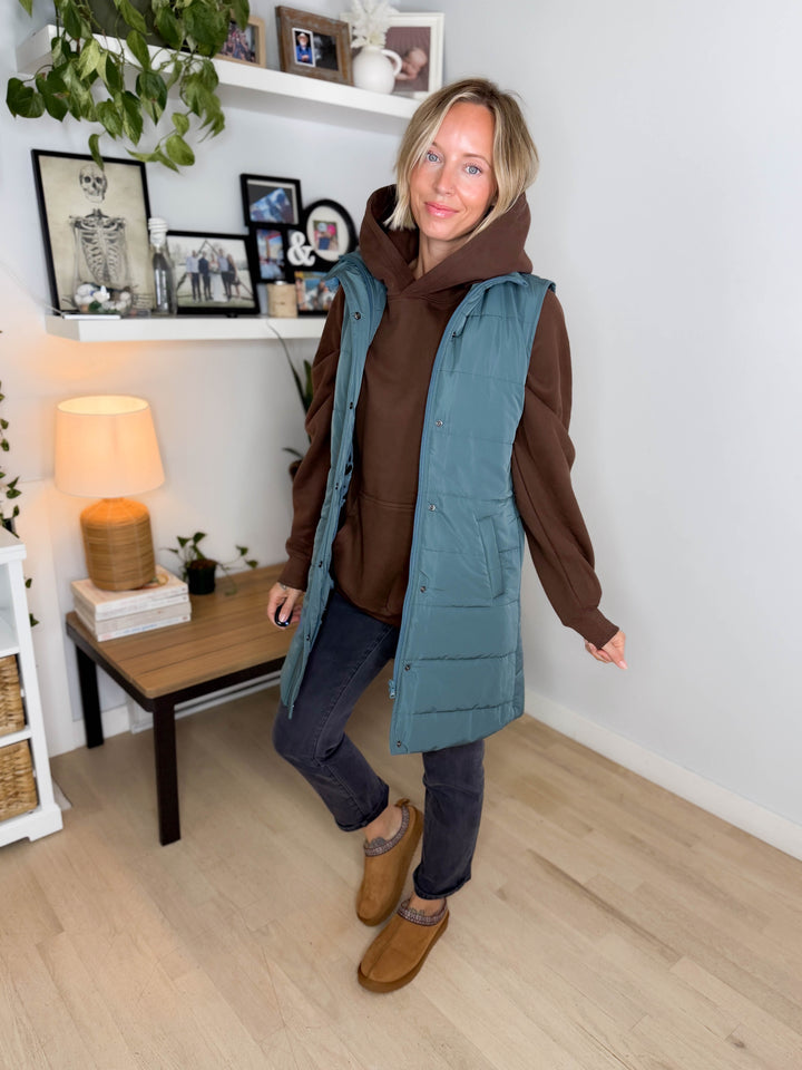 MICHELLE MAE Harlow Cling-Free Longline Vest- TEAL