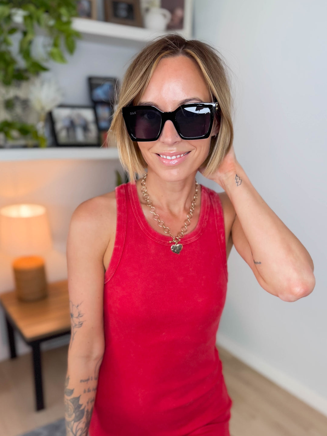 DAX Wylie Oversize Square Sunglasses- BLACK