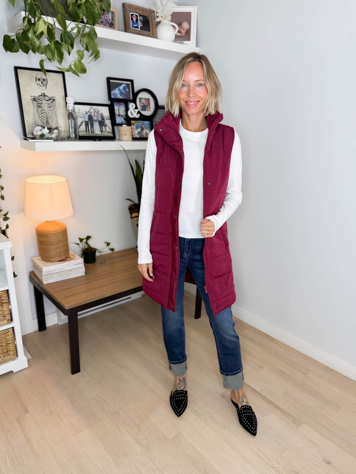 MICHELLE MAE Harlow Cling-Free Longline Vest- BURGUNDY