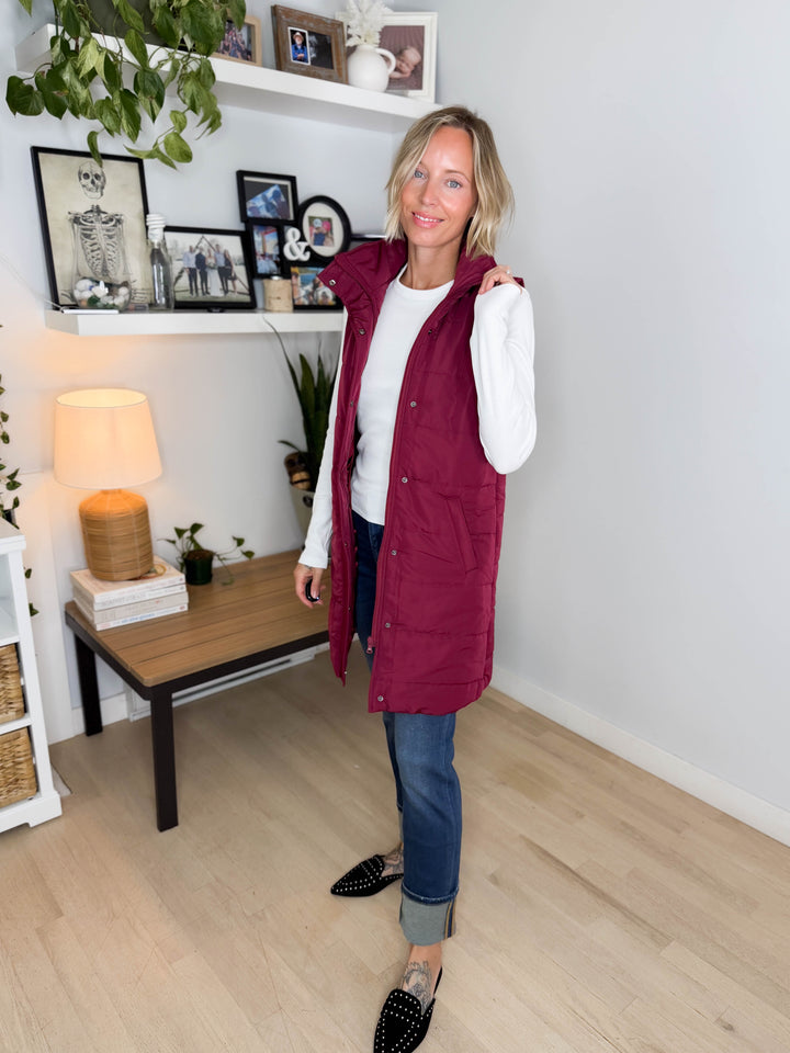 MICHELLE MAE Harlow Cling-Free Longline Vest- BURGUNDY