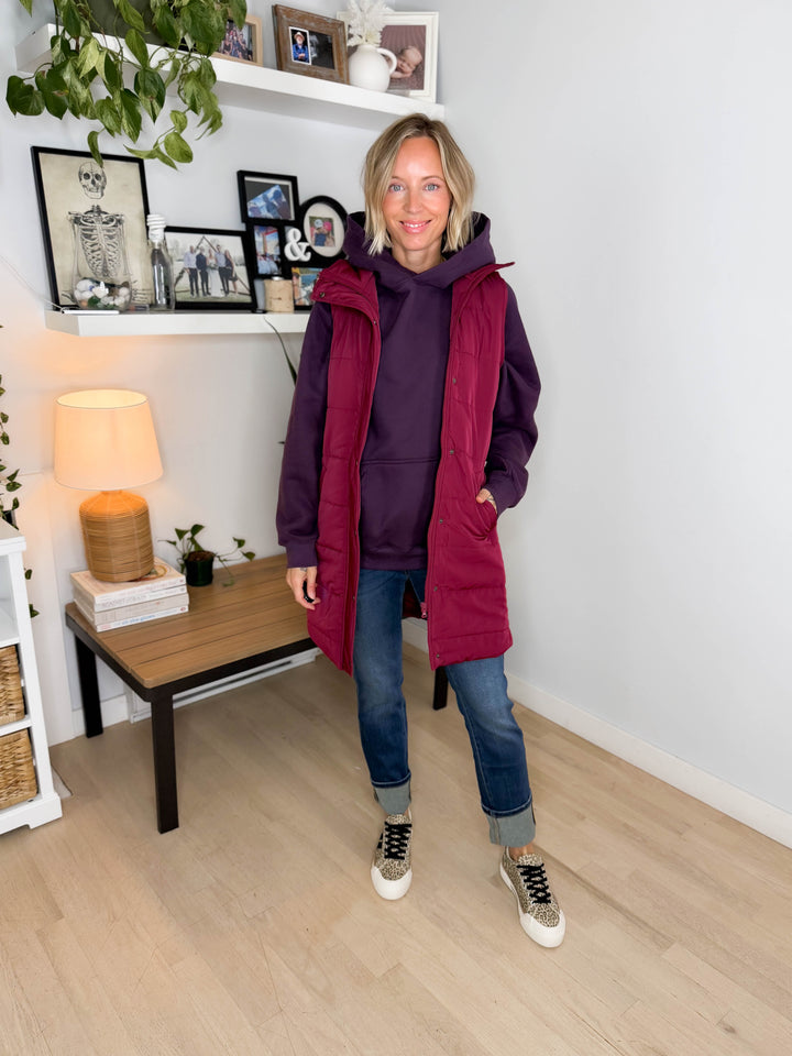 MICHELLE MAE Harlow Cling-Free Longline Vest- BURGUNDY