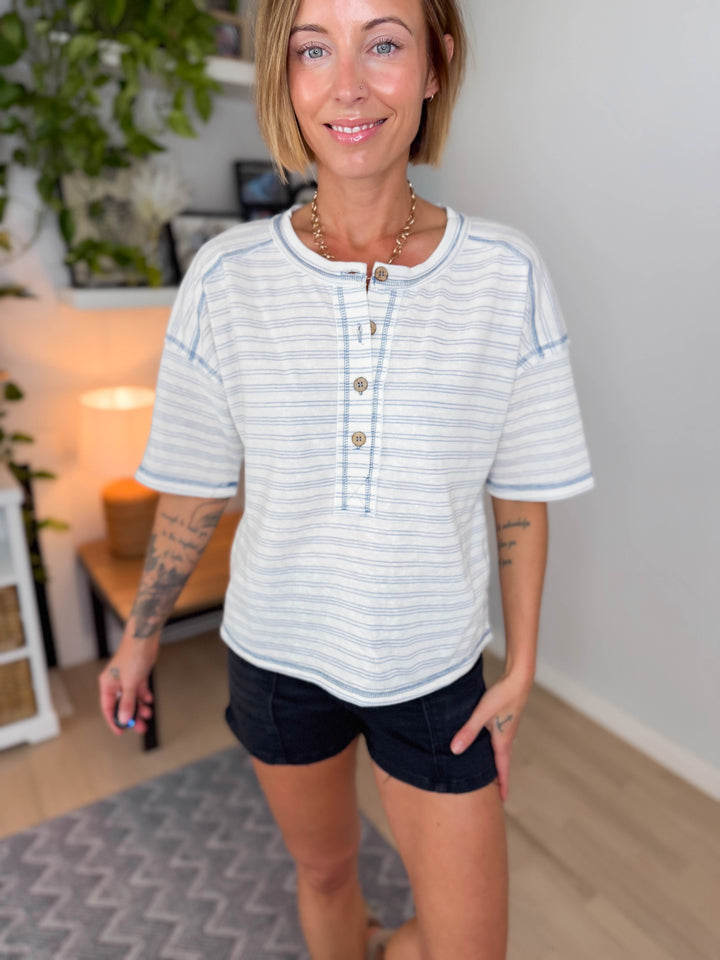 Noel Short Sleeve Knit Henley- BLUE