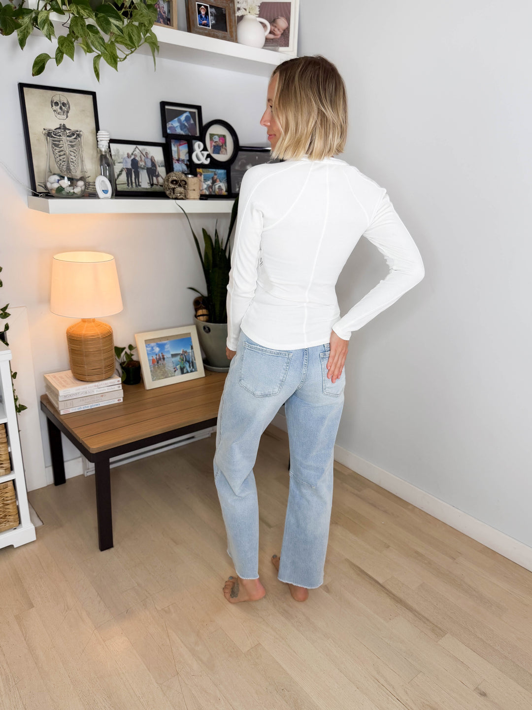 Vervet Landry High Rise Barrel Jeans- LIGHT WASH