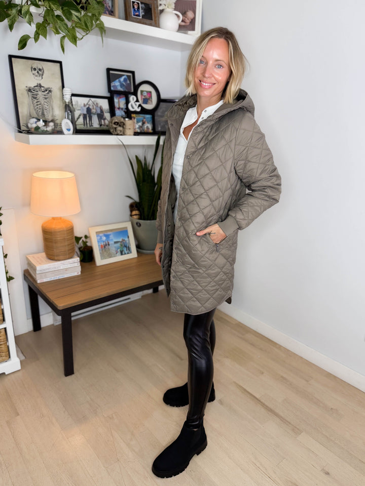 VERO MODA Haylee Hooded Quilted Jacket- DARK TAUPE