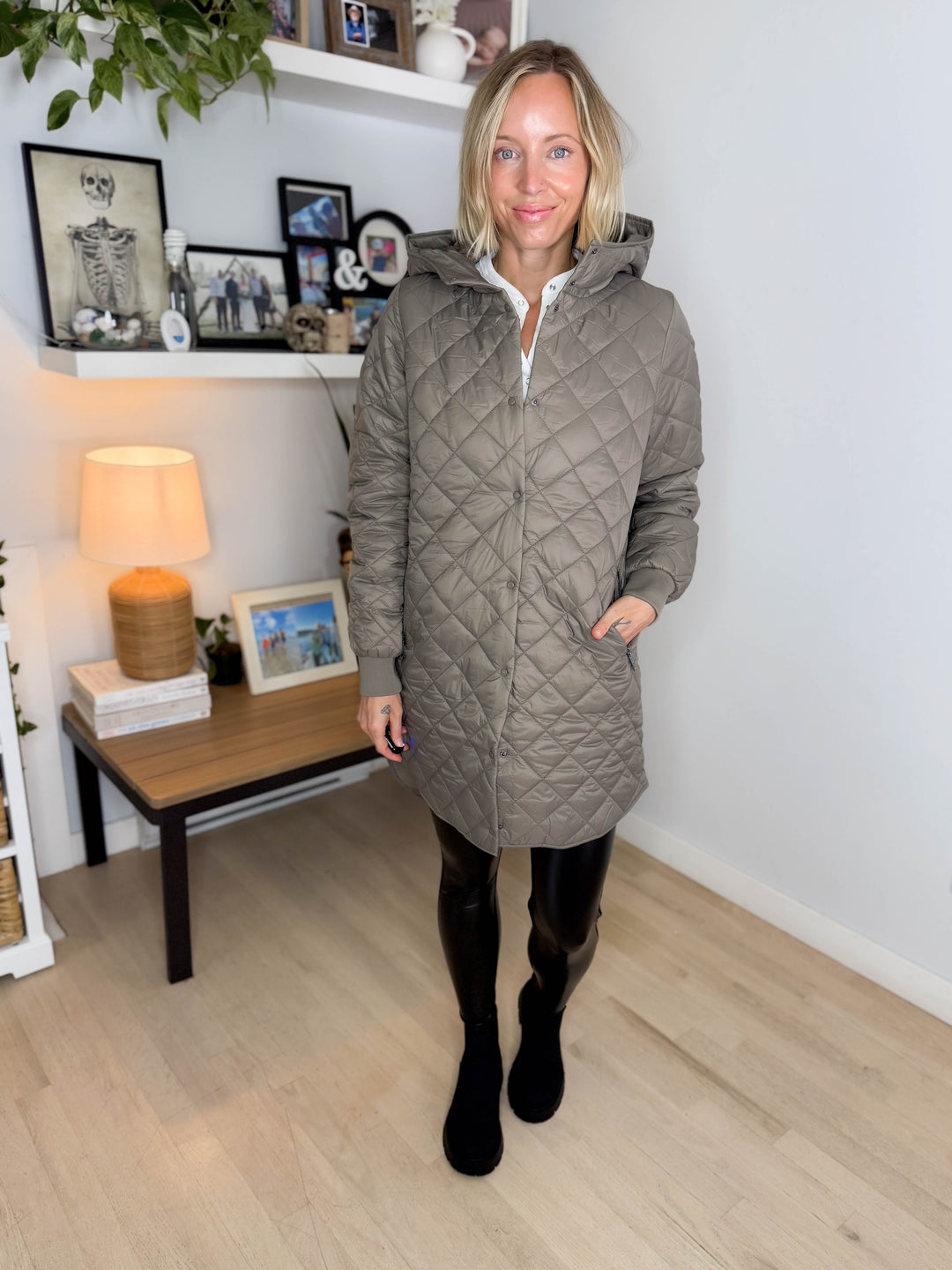 VERO MODA Haylee Hooded Quilted Jacket- DARK TAUPE