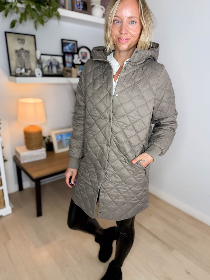 VERO MODA Haylee Hooded Quilted Jacket- DARK TAUPE