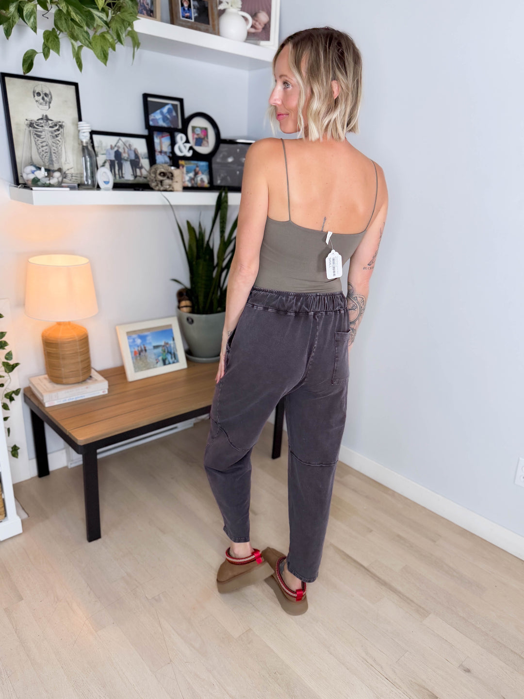 Mono B Sierra Mineral Wash Stretch Cotton Barrel Pant- COFFEE BEAN