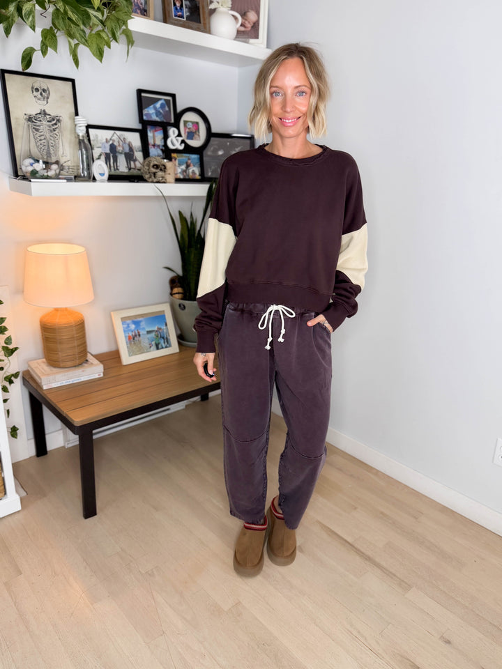 Mono B Tundra Vintage Crop Colour Block Sweatshirt- COFFEE BEAN/BONE