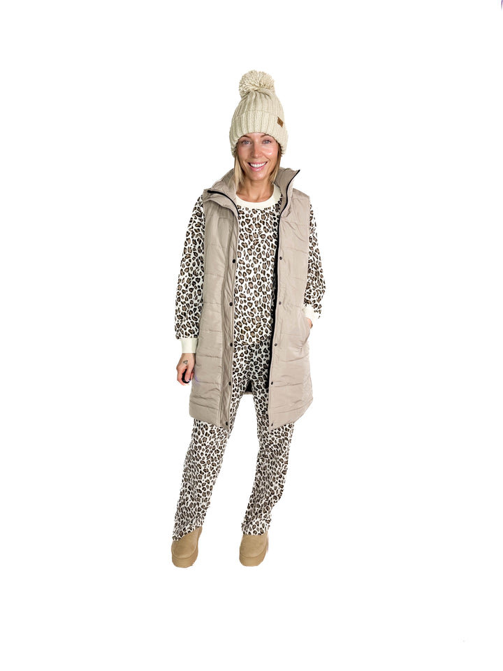 MICHELLE MAE Harlow Cling-Free Longline Vest- LATTE