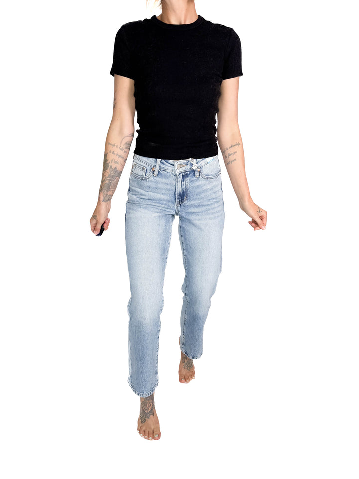 JUDY BLUE True Mid Rise Rigid Magic Straight Leg Jean- MEDIUM WASH