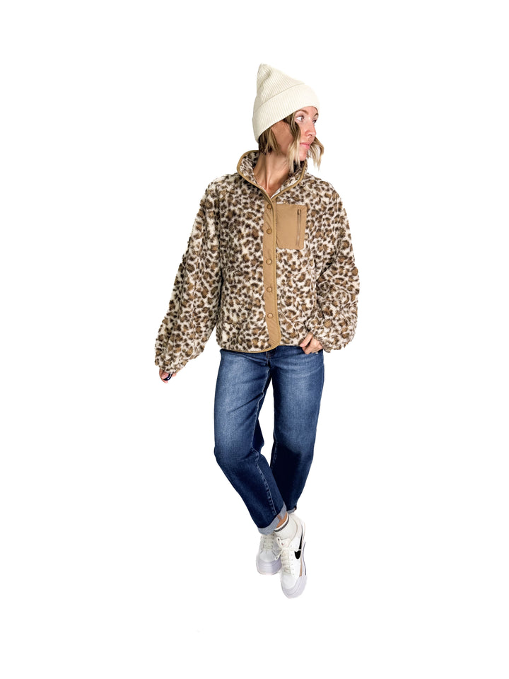 Britney Snap Button Sherpa Jacket- CREAM/LEOPARD