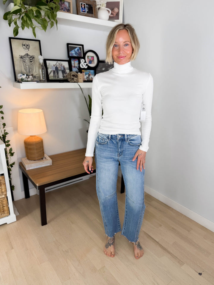 Vervet Julia High Rise Barrel Jeans- MEDIUM WASH