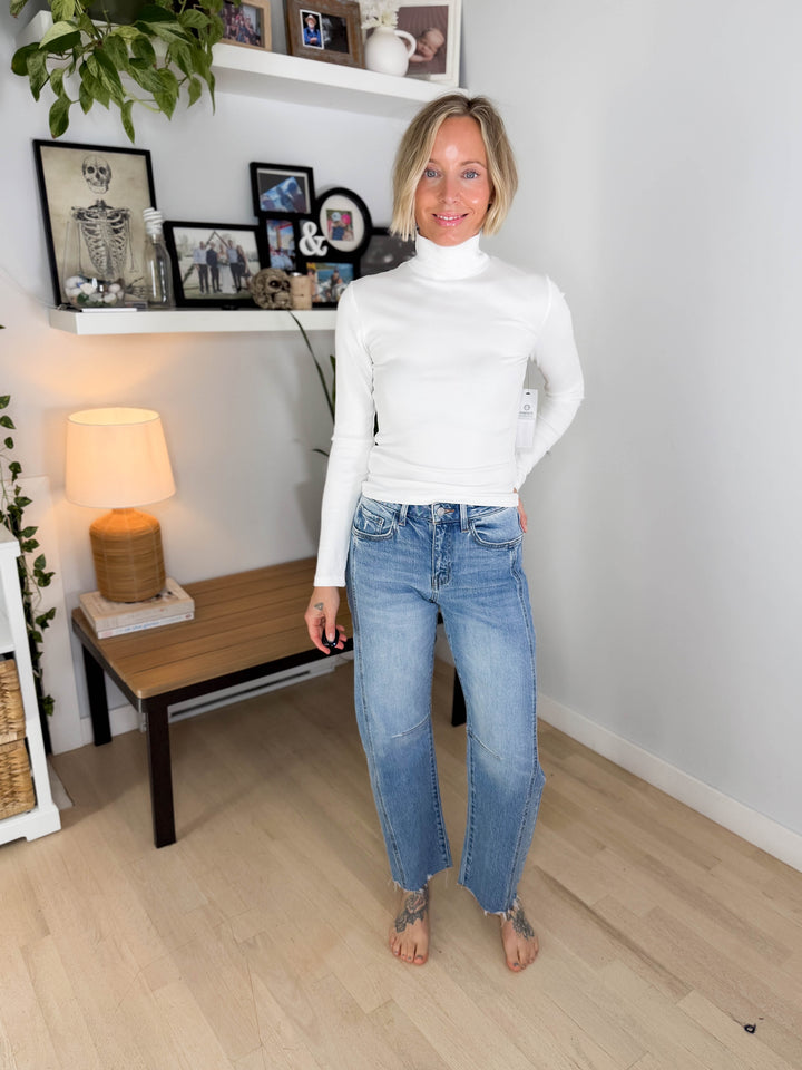 Vervet Julia High Rise Barrel Jeans- MEDIUM WASH